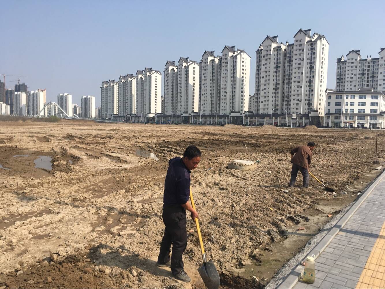 山阳湖幼学一时围墙施工.jpg